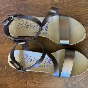 Blowfish Sandel